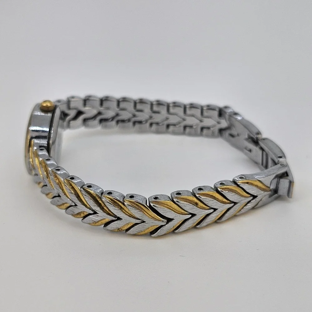 Embassy Waltham‎ Women's Watch 19MM Two Tone Bracelet Band 6.75